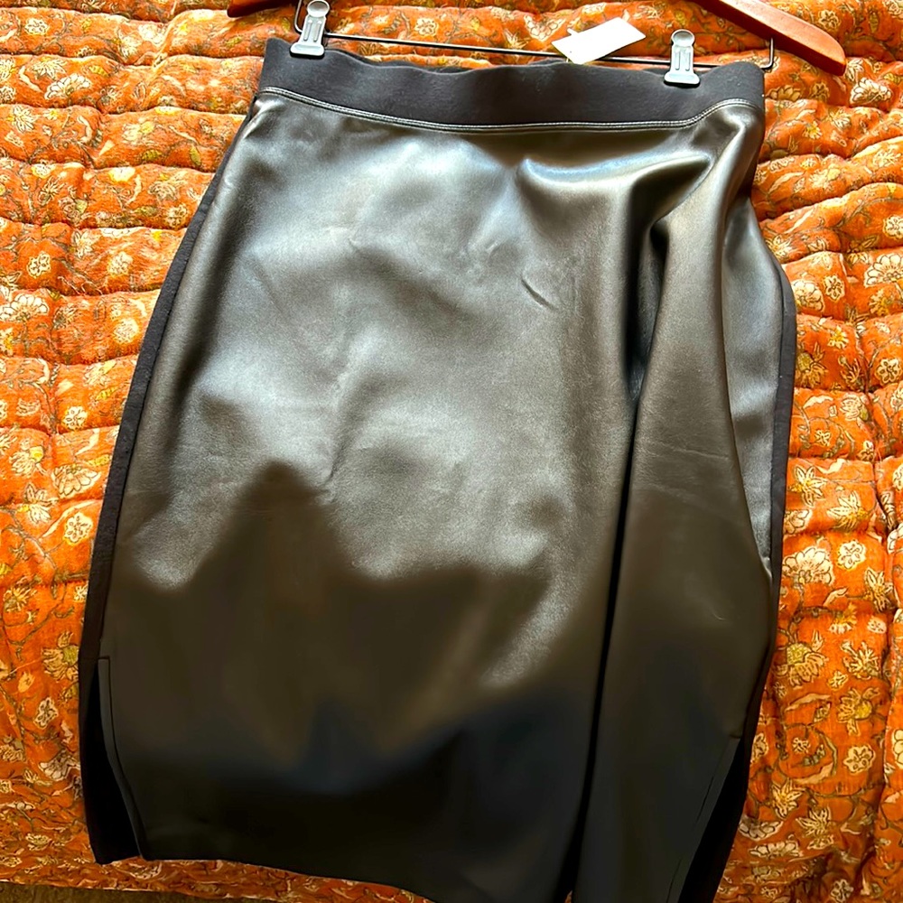 NWT gap faux leather skirt
